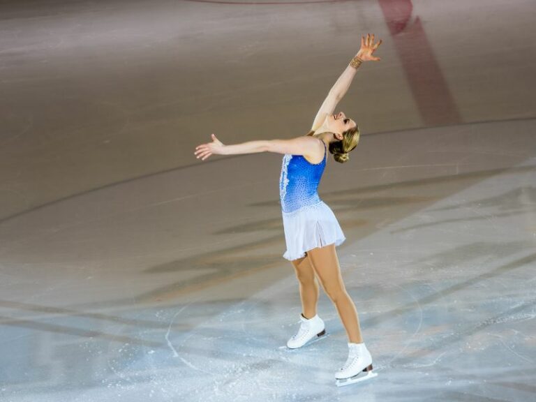 is-ice-skating-expensive-cost-breakdown