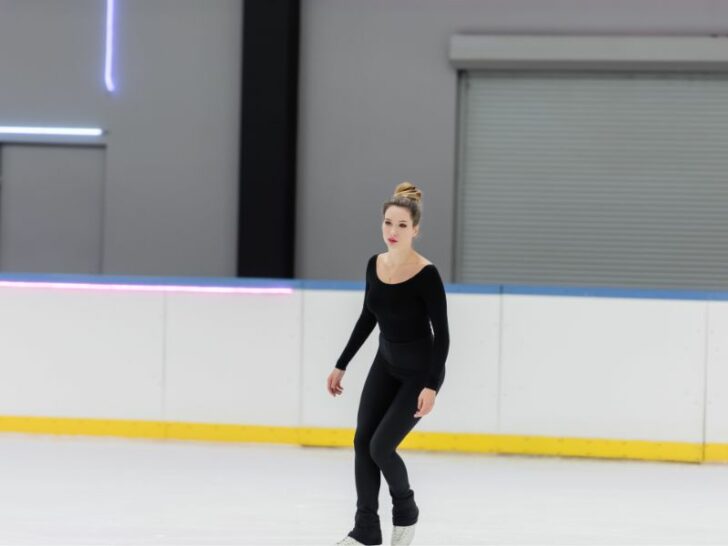 What Do Figure Skaters Wear To Practice?