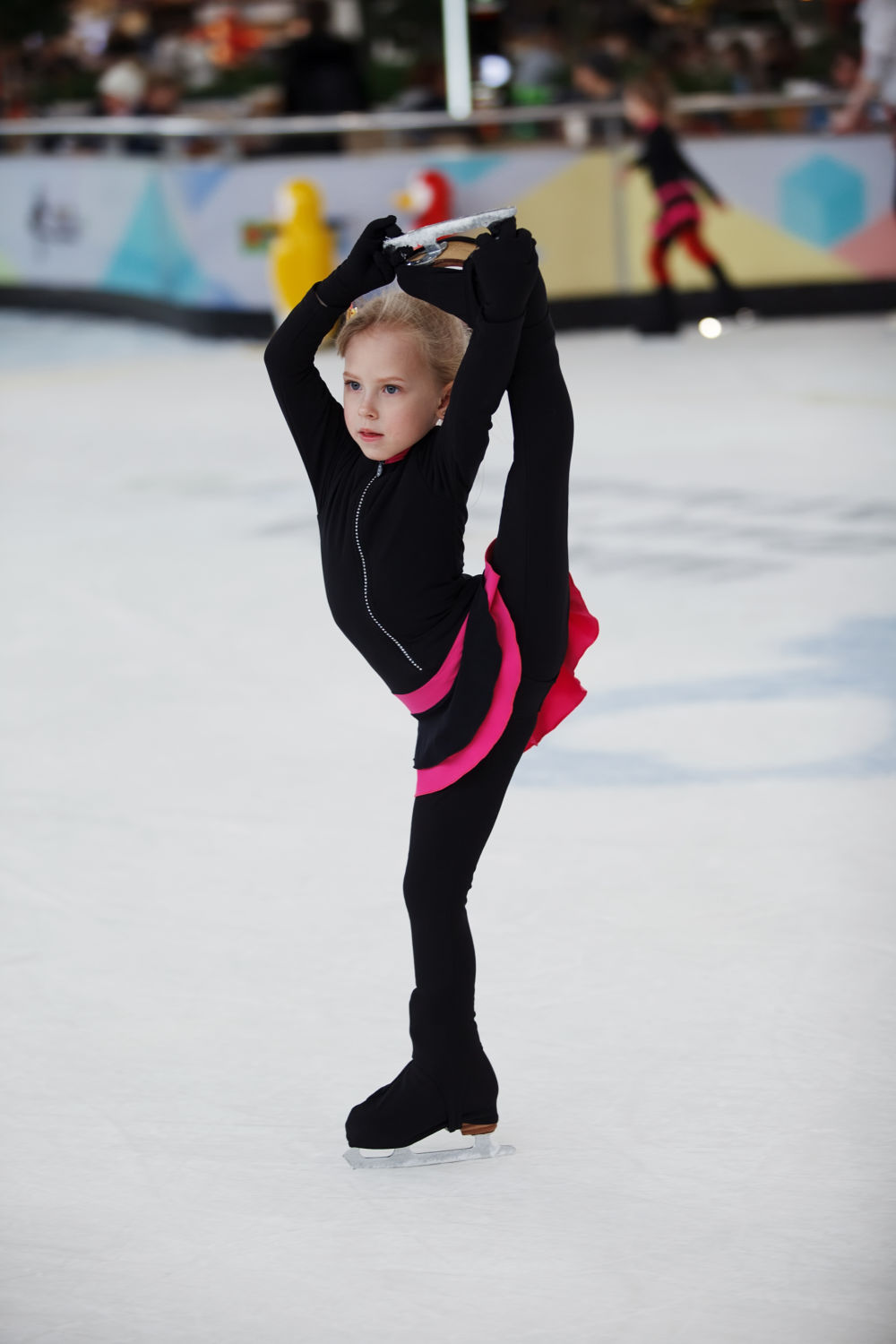 What Do Figure Skaters Wear To Practice?